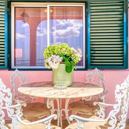 Sunrise House, A In Madeira Apartamento *