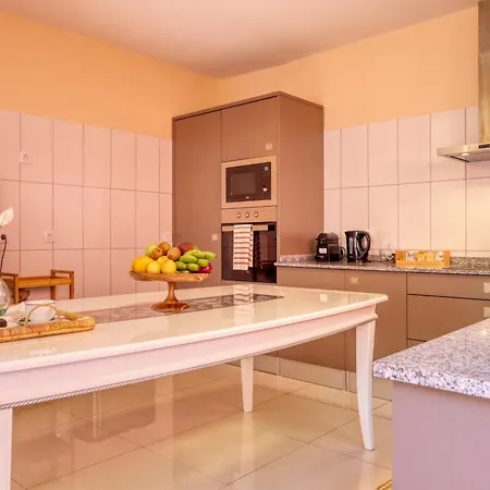 Sunrise House, A In Madeira