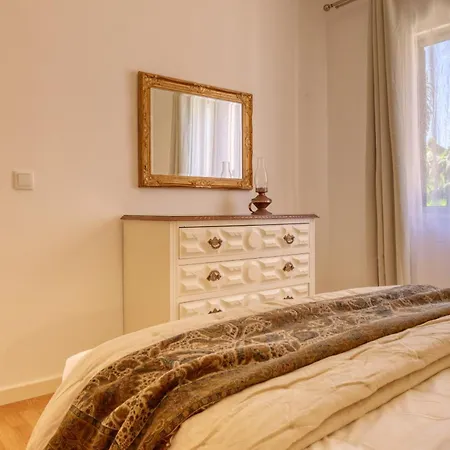 Apartamento Sunrise House, A In Madeira